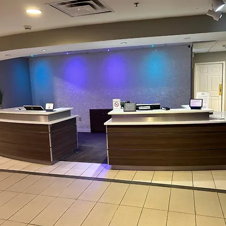 Revi Columbus North Hotel